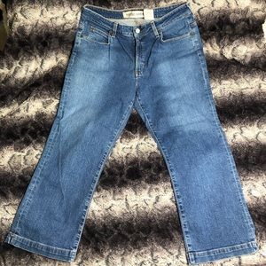 GAP Bootcut Capris size 12